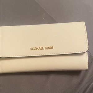 Michael Kors Ivory Wallet